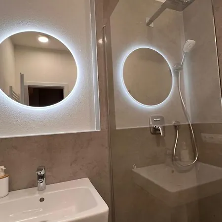 شقة 2 Apartment, New Building, Bosakova Street, 49 براتسيلافا
