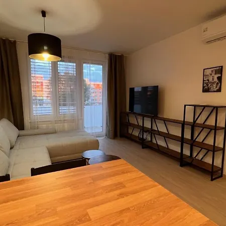 2 Apartment, New Building, Bosakova Street, 49 Апартаменты Братислава